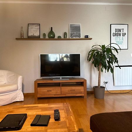 Moderno Apartamento En El Centro Vilanova i la Geltru Luaran gambar
