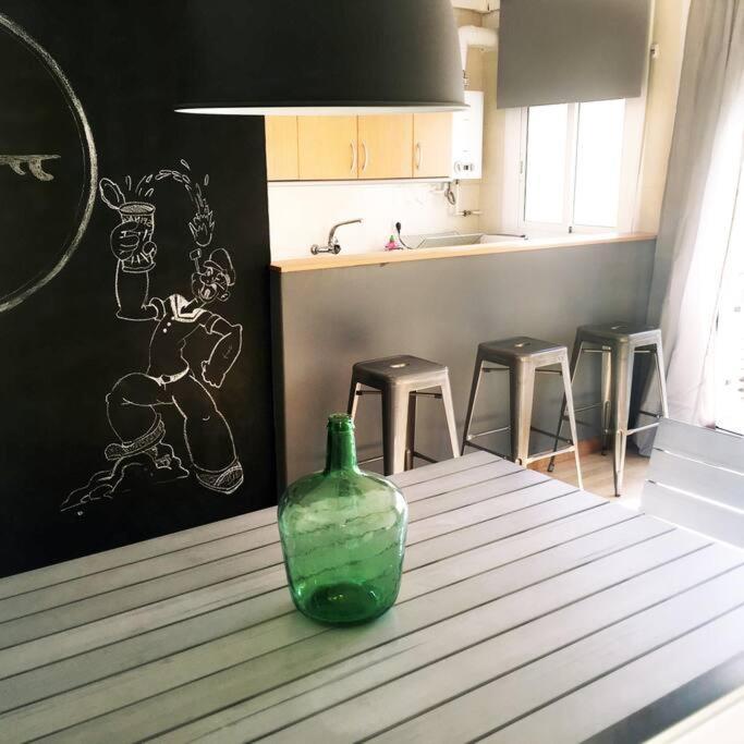 Moderno Apartamento En El Centro Vilanova i la Geltru Luaran gambar