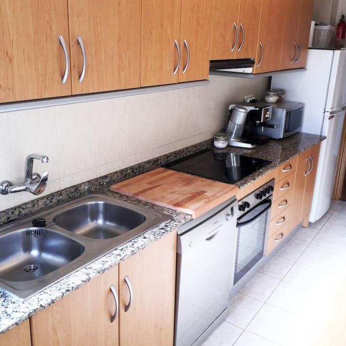 Moderno Apartamento En El Centro Vilanova i la Geltru Luaran gambar