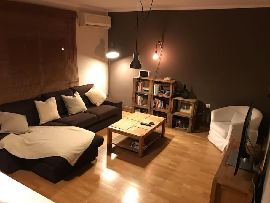 Moderno Apartamento En El Centro Vilanova i la Geltru Luaran gambar