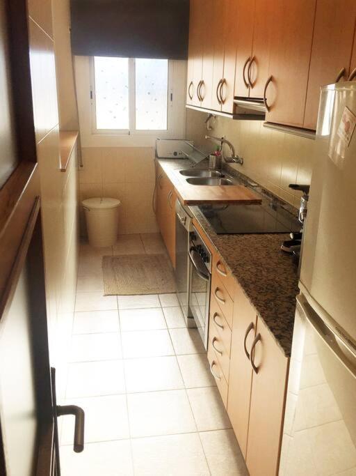 Moderno Apartamento En El Centro Vilanova i la Geltru Luaran gambar