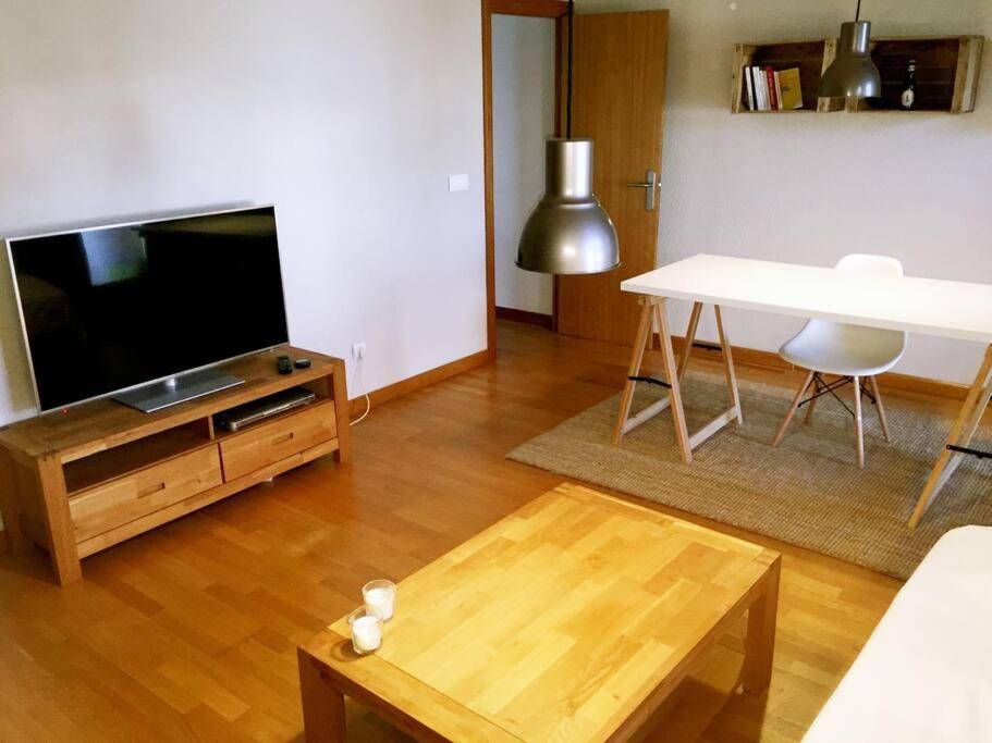 Moderno Apartamento En El Centro Vilanova i la Geltru Luaran gambar