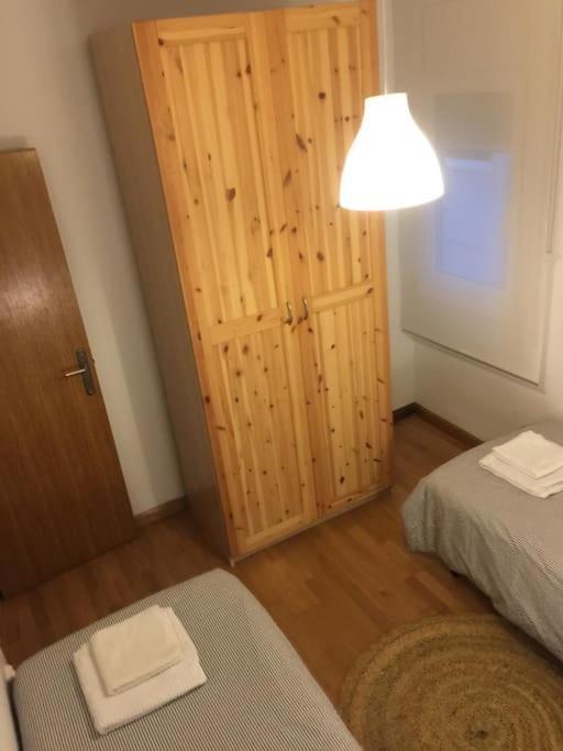 Moderno Apartamento En El Centro Vilanova i la Geltru Luaran gambar