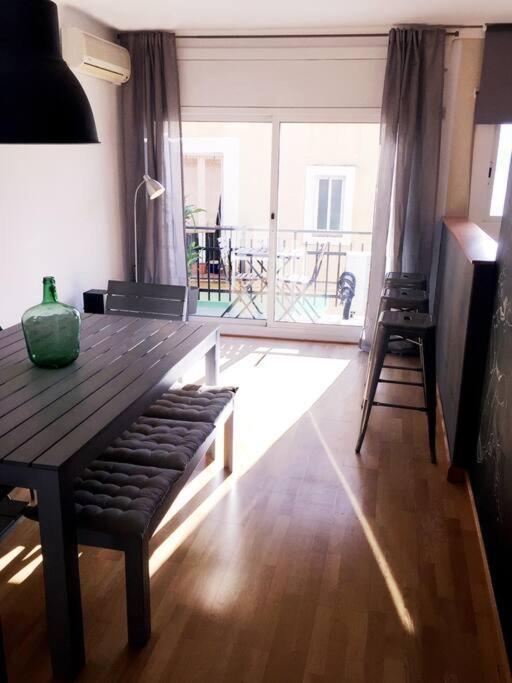 Moderno Apartamento En El Centro Vilanova i la Geltru Luaran gambar