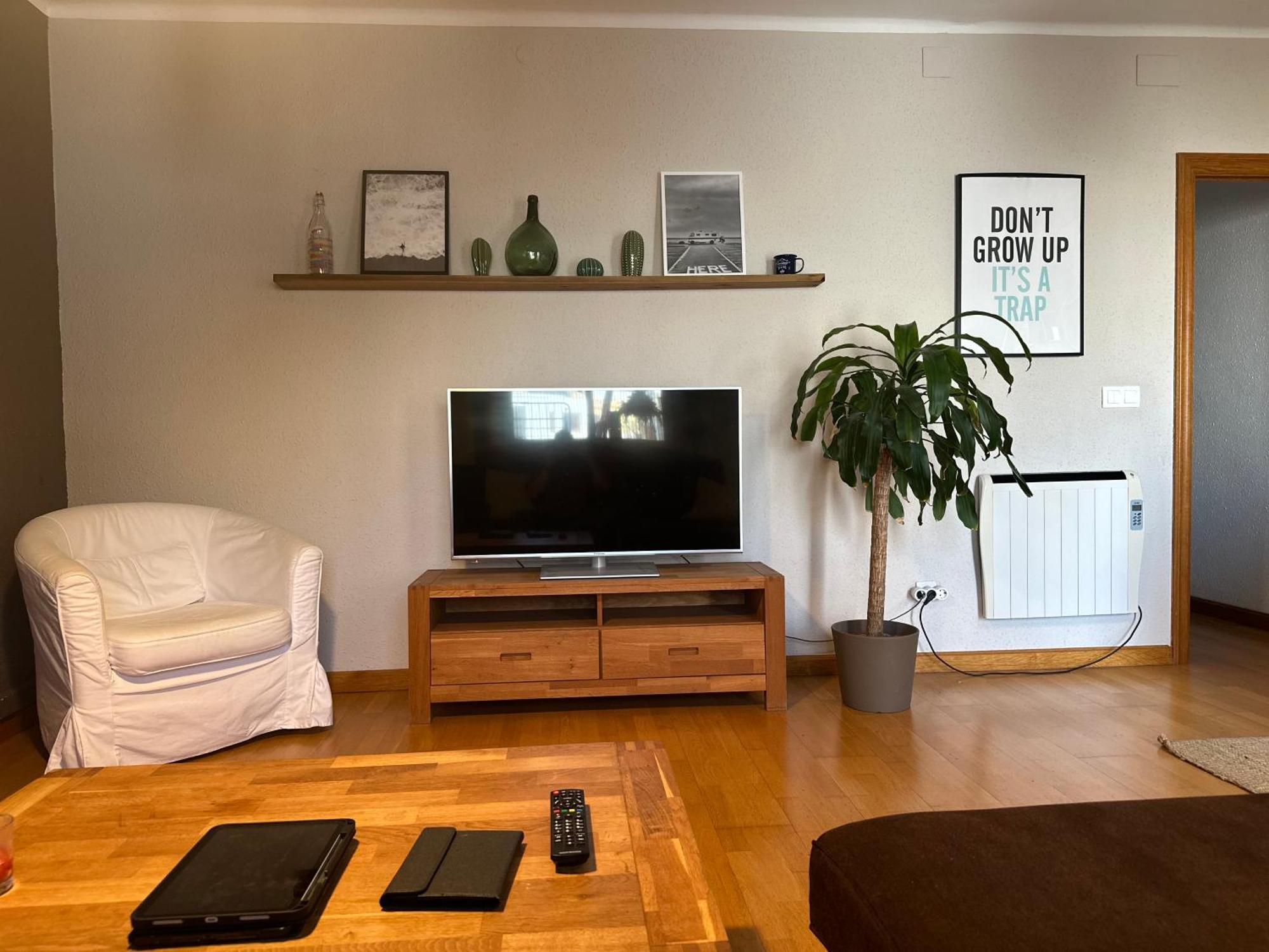 Moderno Apartamento En El Centro Vilanova i la Geltru Luaran gambar