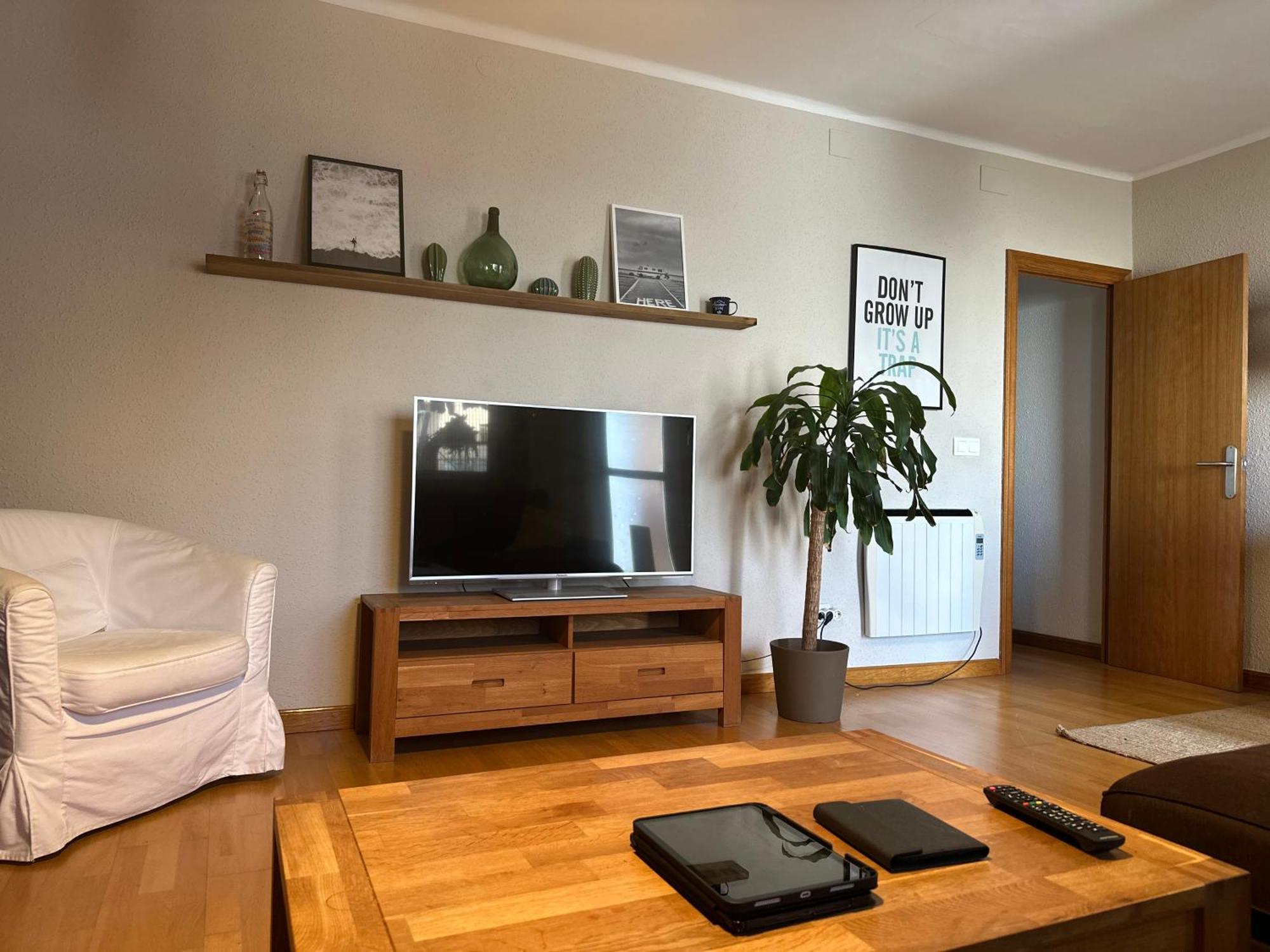 Moderno Apartamento En El Centro Vilanova i la Geltru Luaran gambar